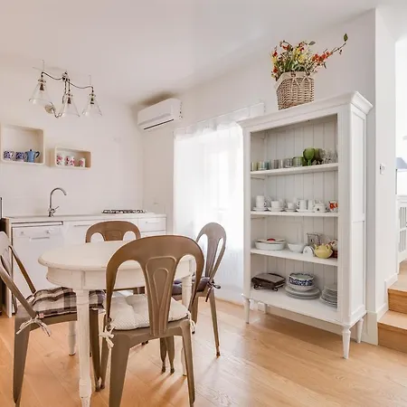 Roma Xxl: Combination Of 3 Apartment Trieste